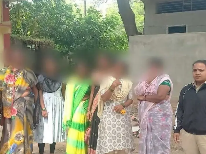 మగాళ్లను మోసగించిన మహిళలకు జైలు శిక్ష
