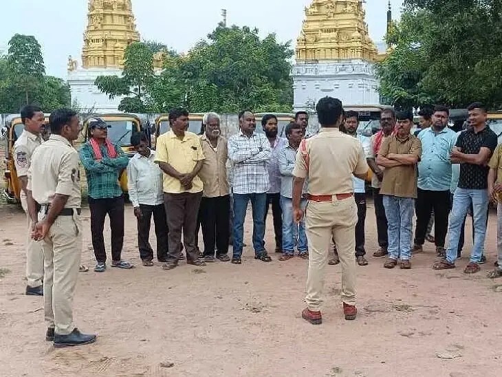 ఆటో డ్రైవర్లకు ఎస్సై సూచనలు