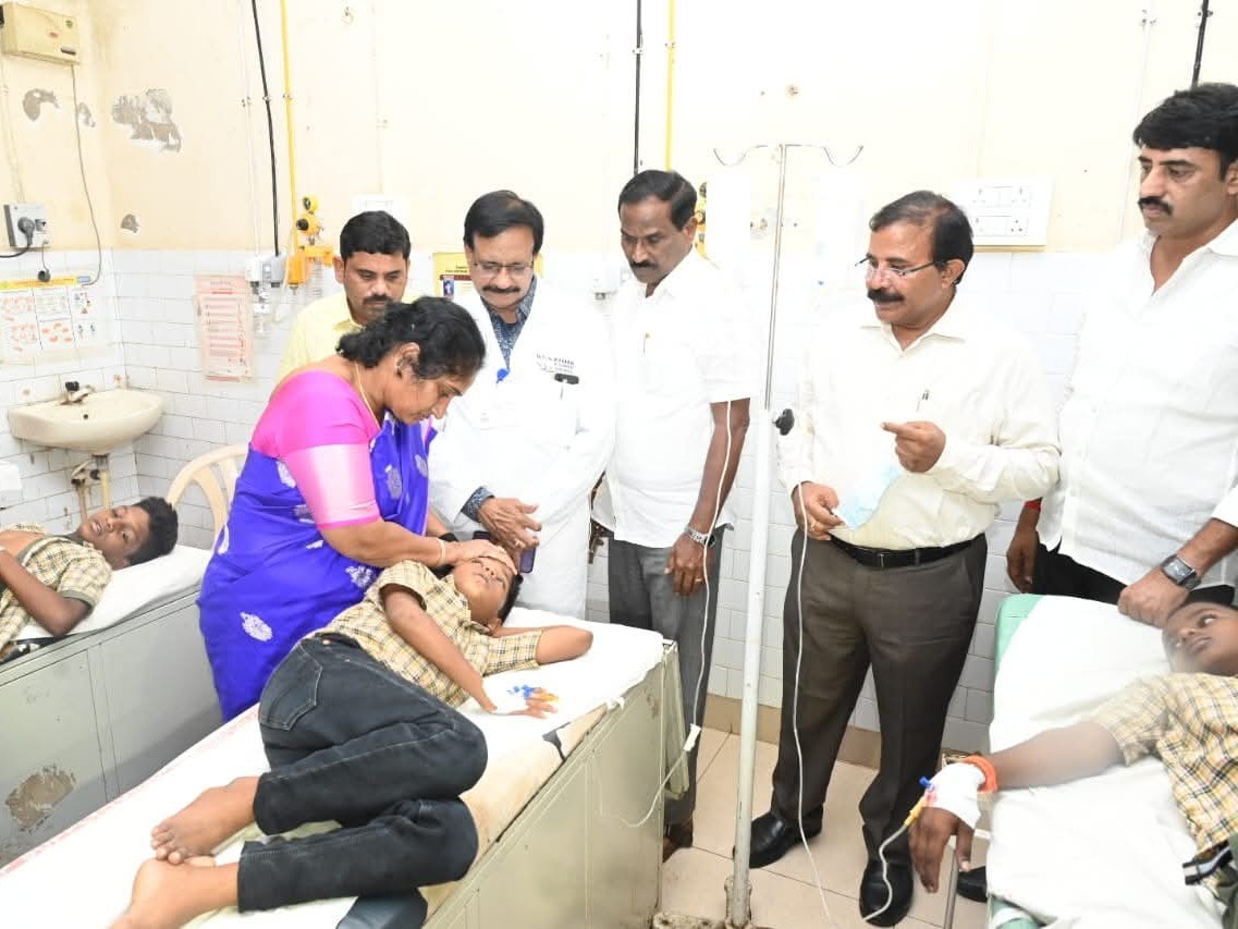 చికిత్స పొందుతున్న విద్యార్థులు నేడు డిశ్చార్జ్