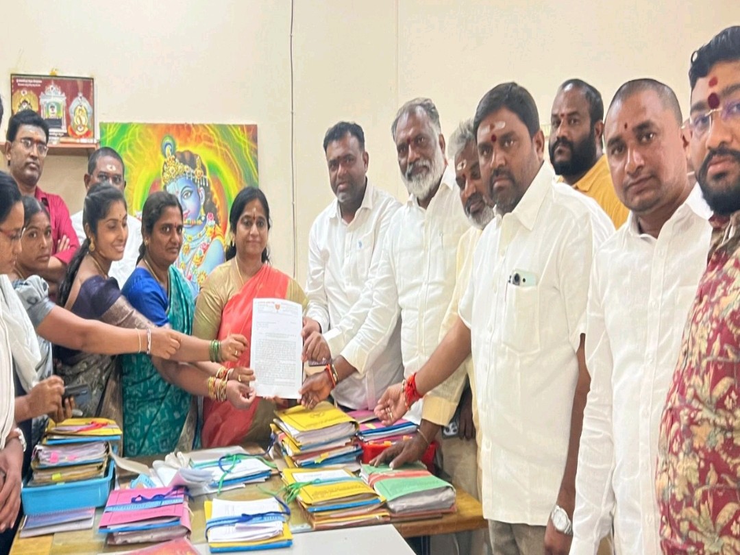 రాజన్న ఆలయ ఈవోకు బీజేపీ నేతల వినతి