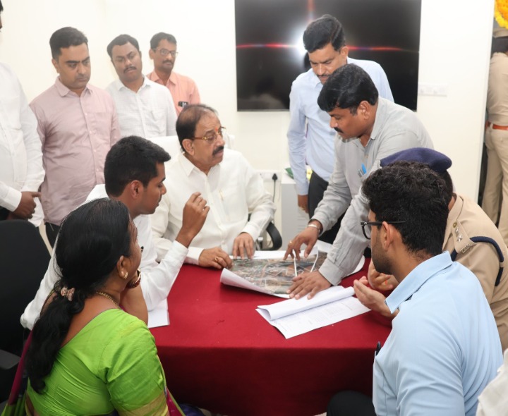 టీటీడీ ఆలయ నిర్మాణంపై సమీక్ష: మంత్రి