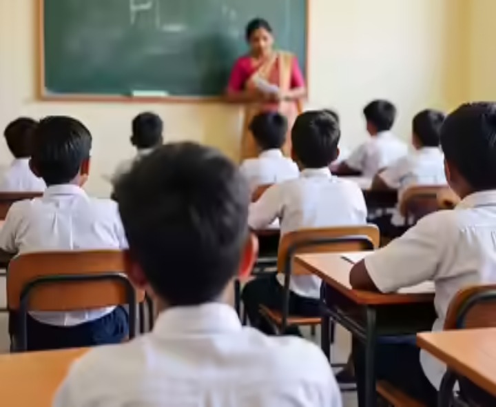 తల్లిదండ్రుల మీద కోపంతో స్కూల్‌ నుంచి పరారీ