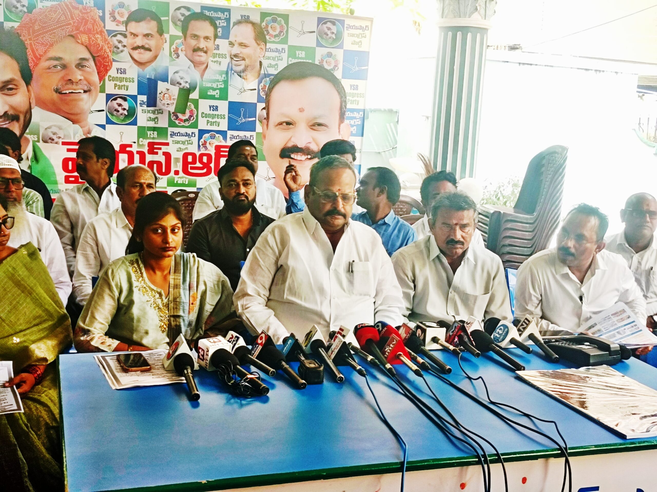 ‘ప్రైవేటీకరణకు వ్యతిరేకంగా సంతకాల సేకరణ చేపట్టాలి’