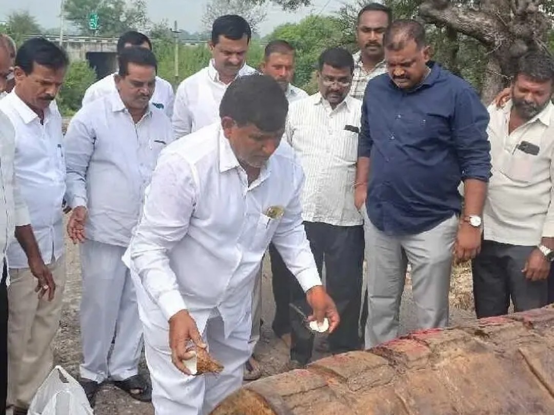 బిటి రోడ్డు నిర్మాణ పనులు ప్రారంభం