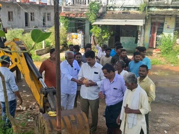 7వ వార్డ్‌లో కమ్యూనిటీ హాల్ నిర్మాణానికి శంకుస్థాపన
