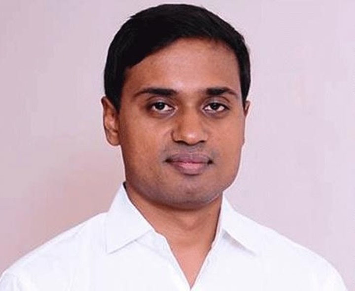 ఎంపీ మిథున్ రెడ్డి నివాసాల్లో తనిఖీలు