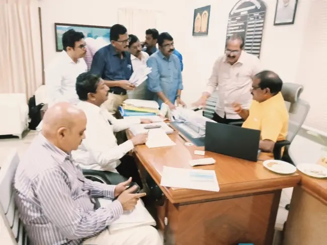 ఇంజనీర్లతో మంత్రి నిమ్మల సమీక్ష