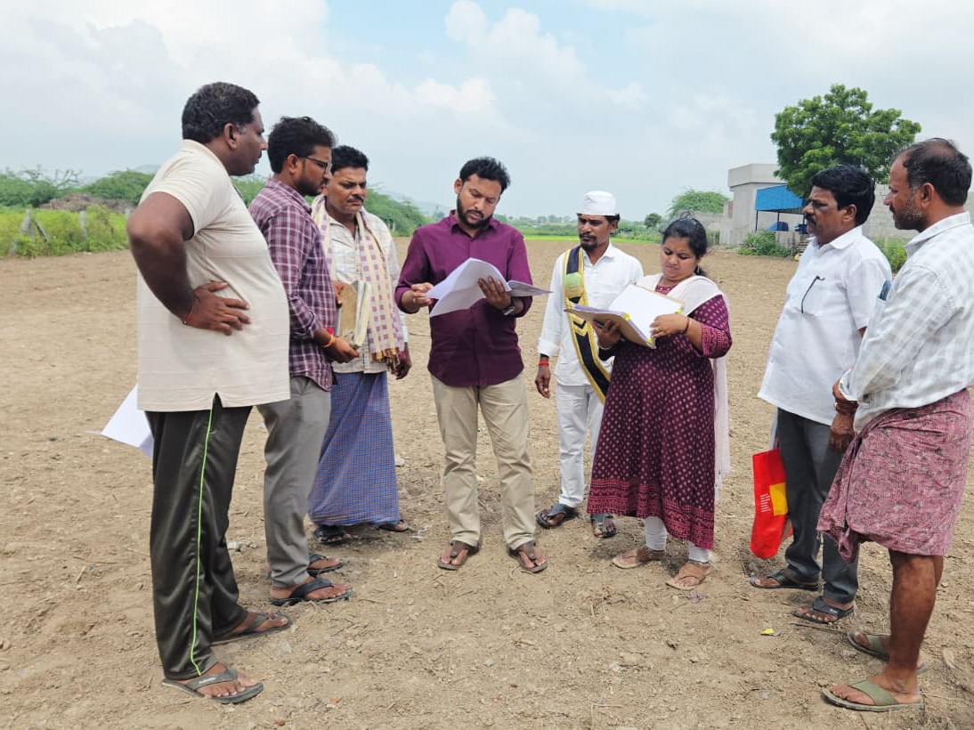అసైన్‌మెంట్ భూములను పరిశీలించిన ఎమ్మార్వో