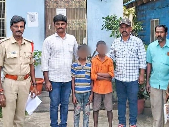 ఇద్దరు చిన్నారులను రక్షించిన పాకాల పోలీసులు