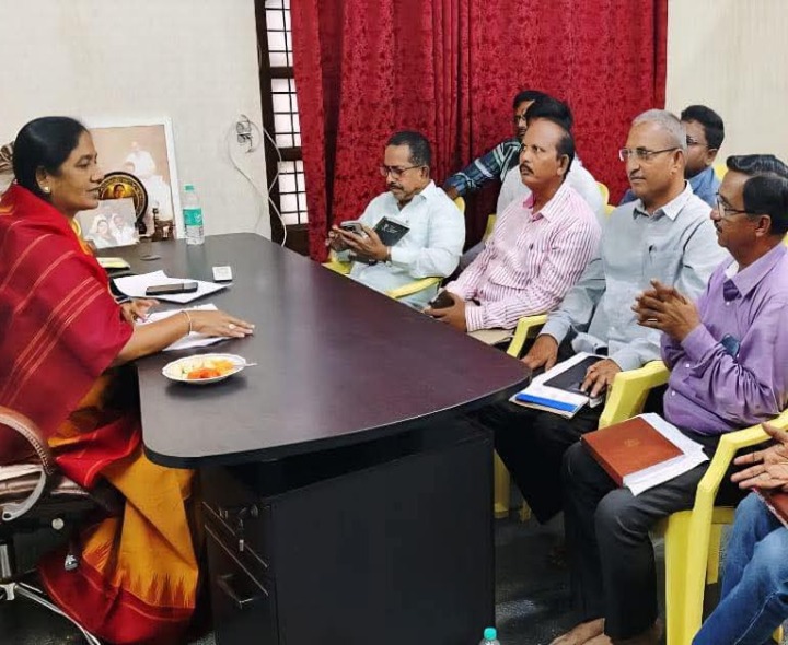 అభివృద్ధి పనులపై MLA సమీక్ష