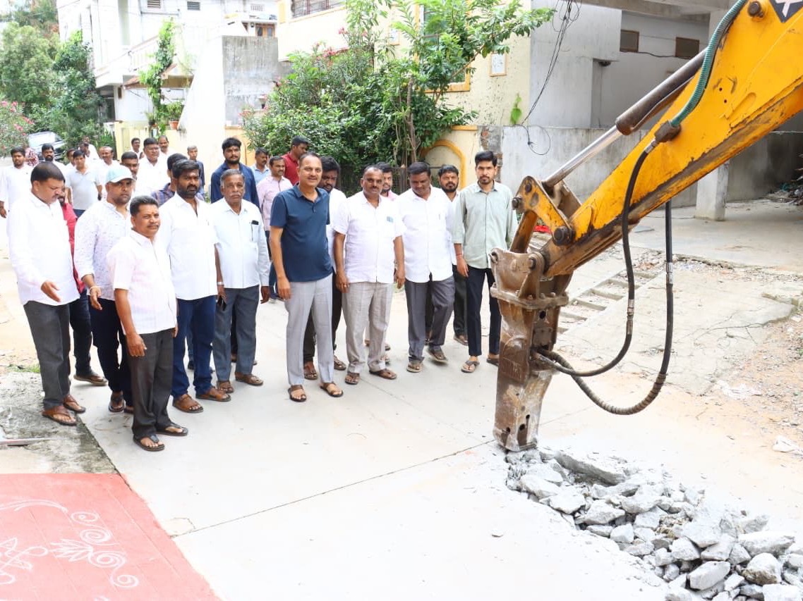 సమస్యలను పరిష్కరించేందుకు కృషి చేస్తా: ఎమ్మెల్యే