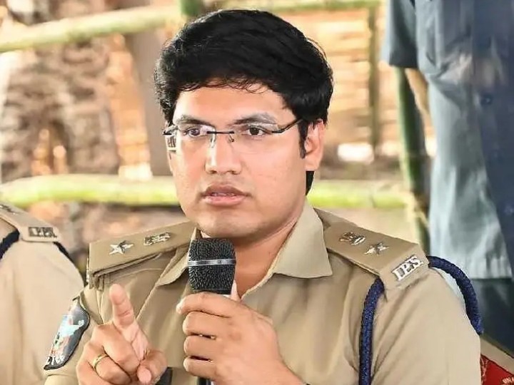 ఫిర్యాదుదారులతో మర్యాదగా నడుచుకోవాలి: SP