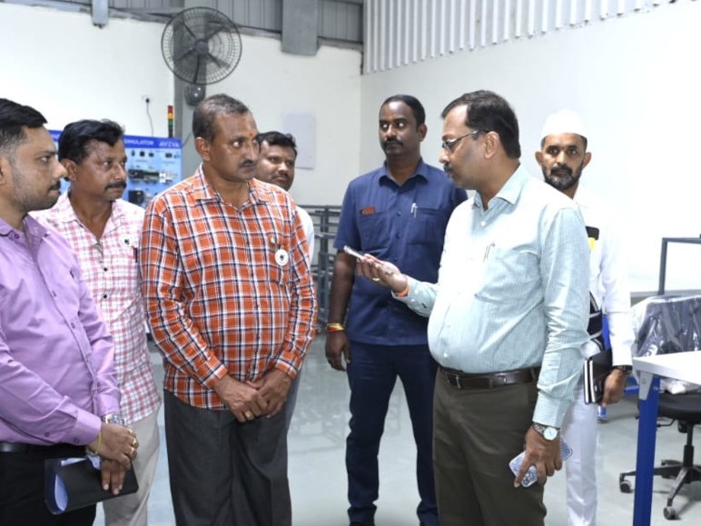 ఏటీసీ కేంద్రాన్ని ఆకస్మిక తనిఖీ చేసిన కలెక్టర్