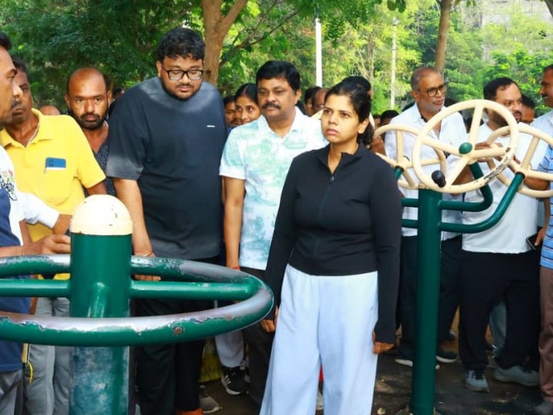 సింథటిక్ ట్రాక్, ఓపెన్ జిమ్ ఏర్పాటుకు కృషి