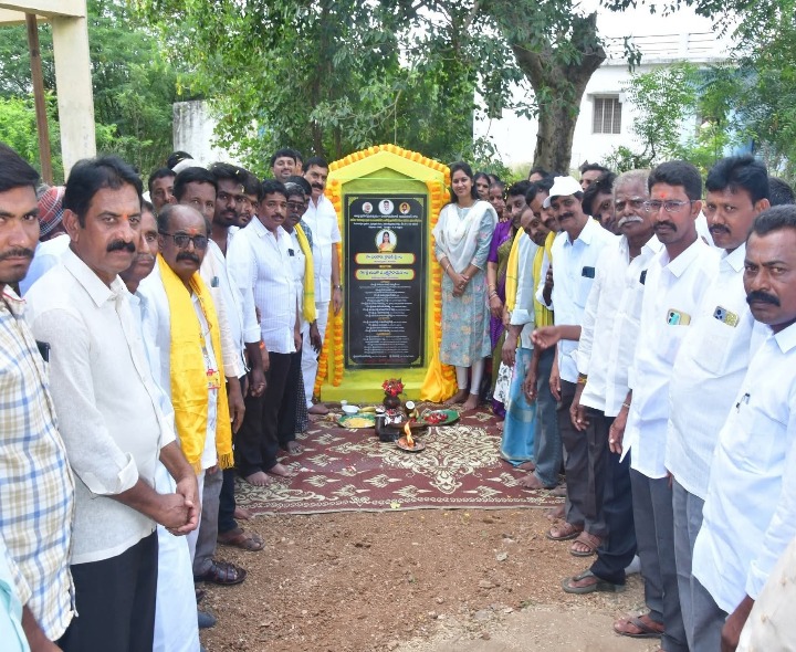 పుట్లూరు మండలంలో అభివృద్ధి పనులకు శంకుస్థాపన