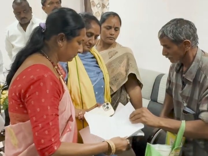 ఇంటి నిర్మాణానికి మంత్రి హామీ