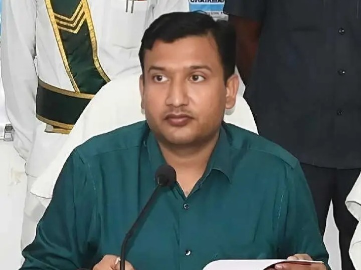 సర్వేలో ఉద్యోగులందరూ పాల్గొనాలి: ADB కలెక్టర్