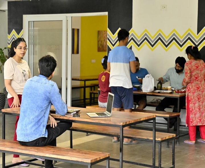 కో-లివింగ్ హాస్టల్స్.. వికృత చేష్టలు..!