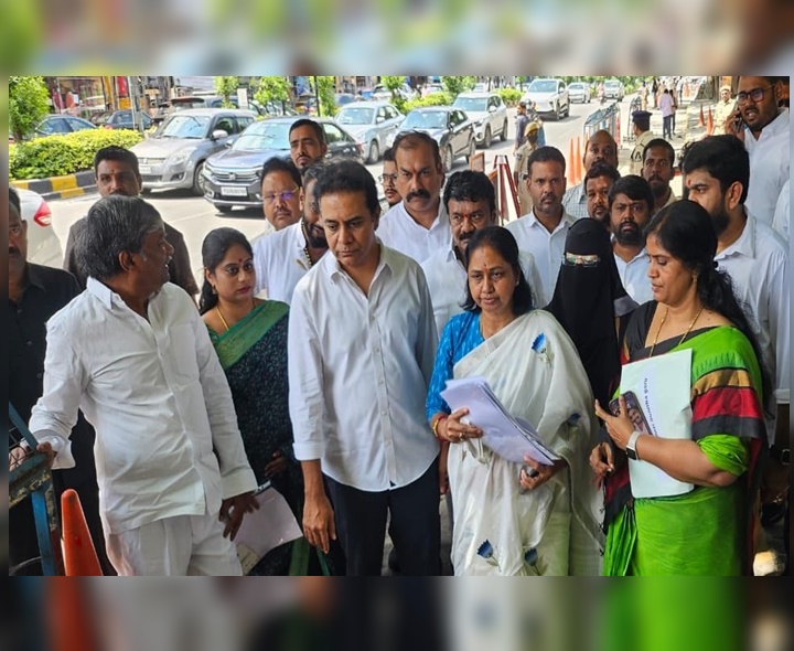నామినేషన్ దాఖలు చేసిన మాగంటి సునీత