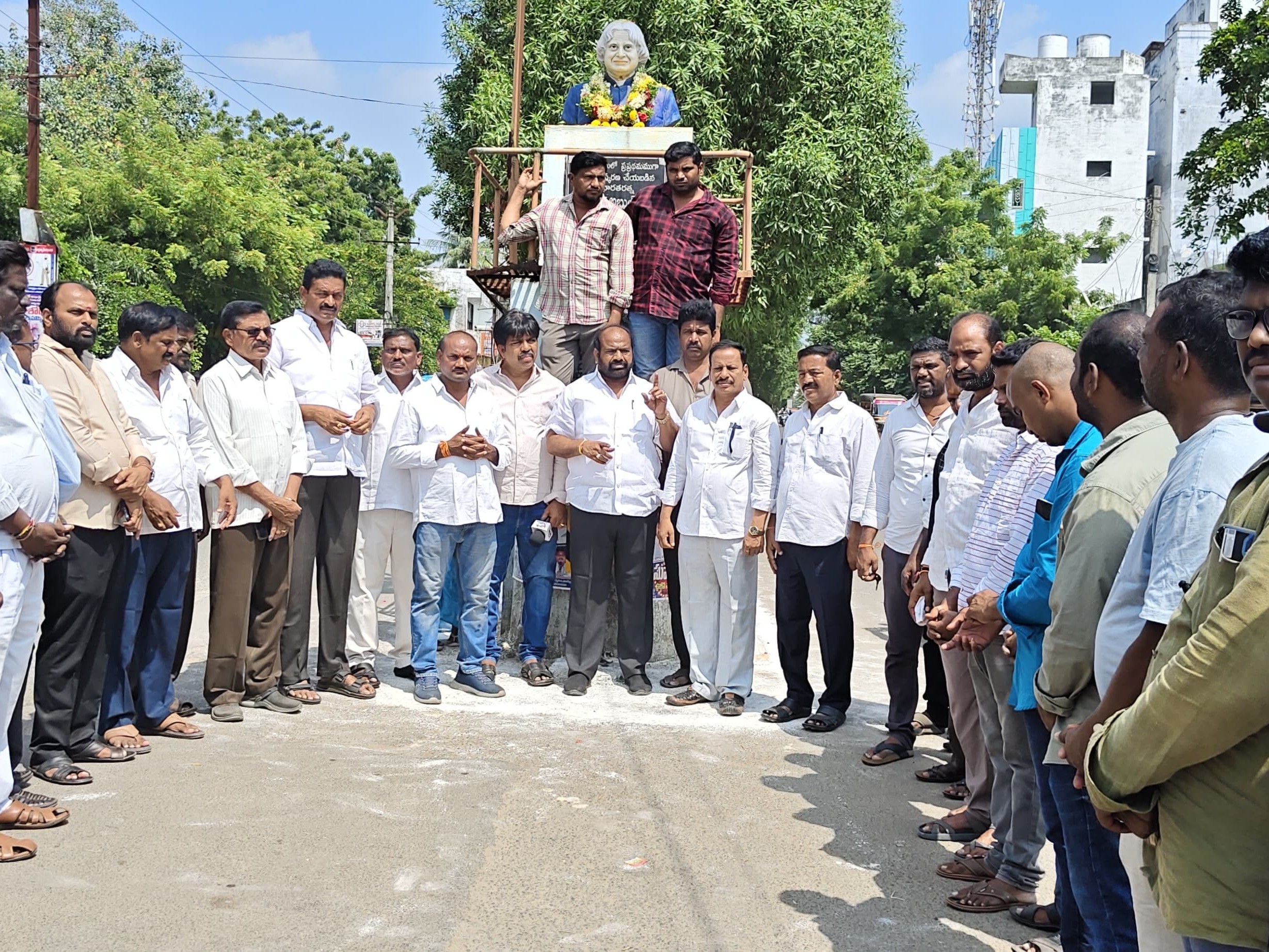 ‘కలాంను యువత స్ఫూర్తిగా తీసుకోవాలి’
