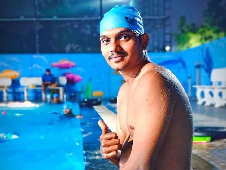 ఈత పోటీల్లో కొంతమూరు దివ్యాంగుడి ప్రతిభ