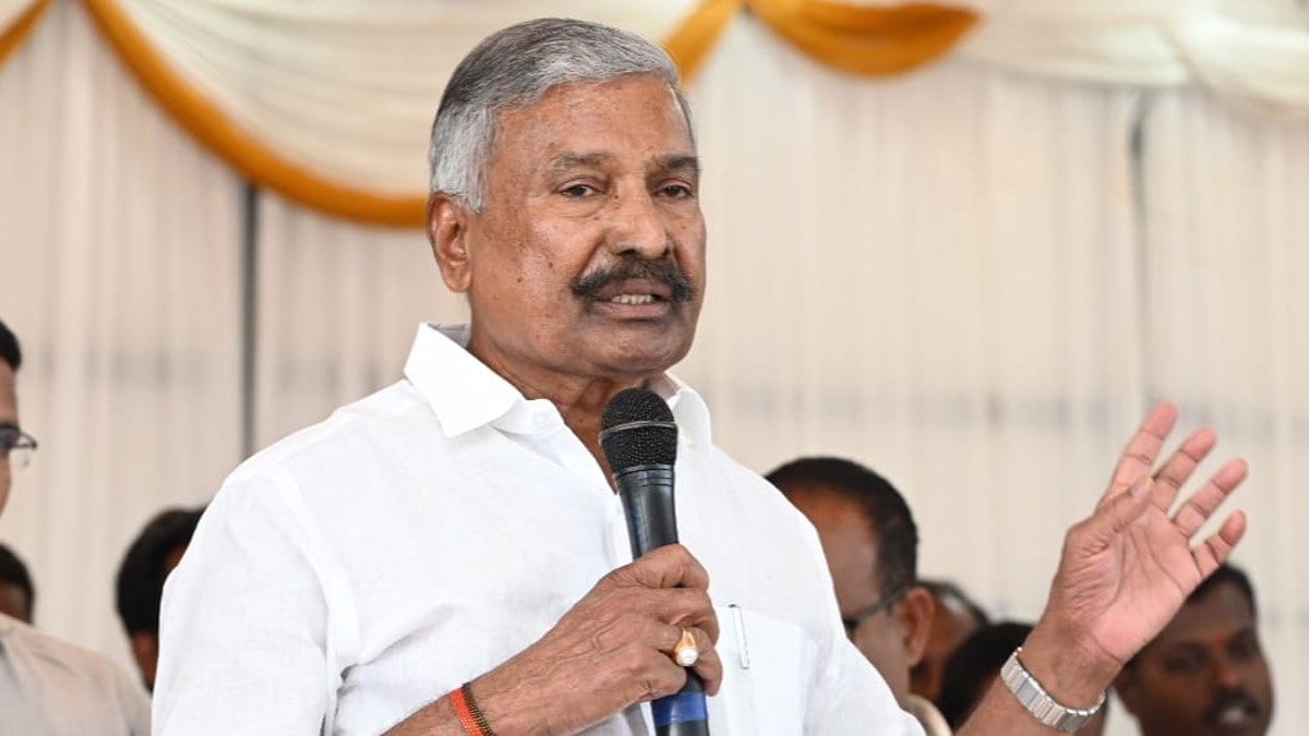 నకిలీ మద్యానికి వ్యతిరేకంగా YCP ధర్నా