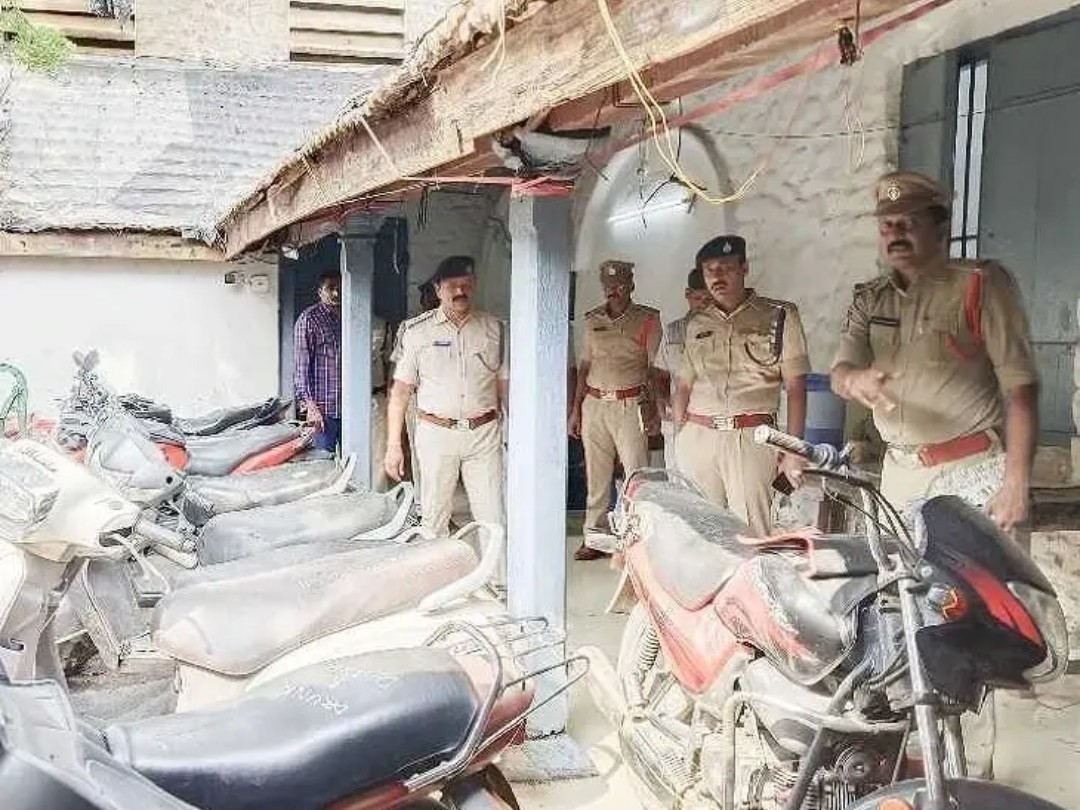 తెనాలిలో రౌడీ షీటర్ల కదలికలపై నిఘా: ఎస్పీ