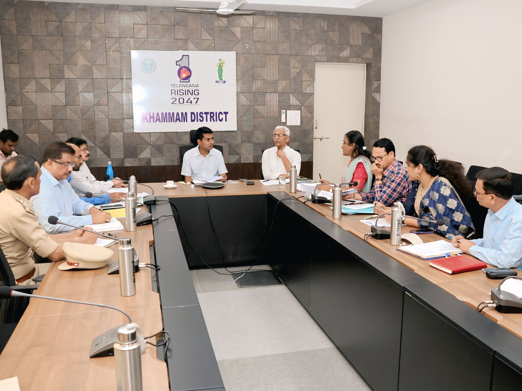ధాన్యం కొనుగోళ్లపై కలెక్టర్ సమీక్ష