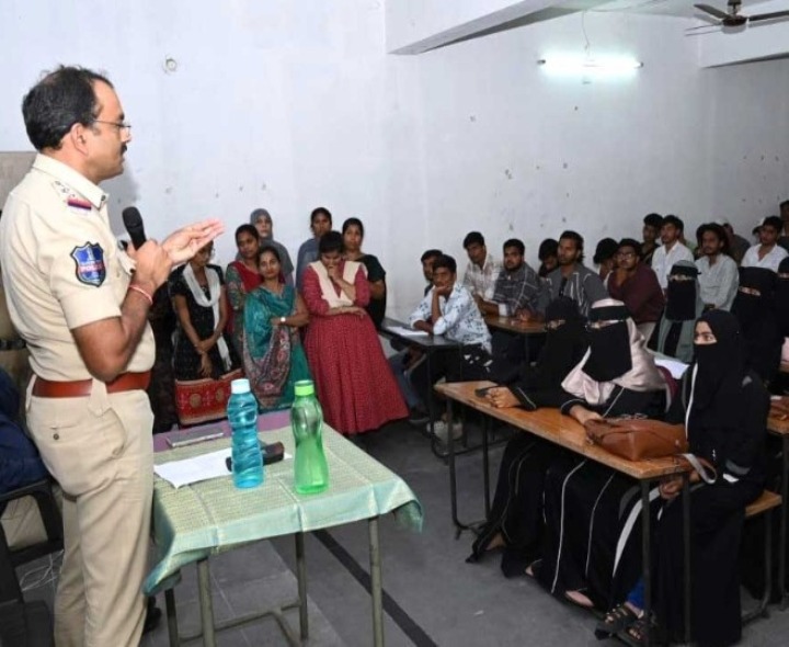 ‘సైబర్ నేరాల పట్ల యువత అప్రమత్తంగా ఉండాలి’