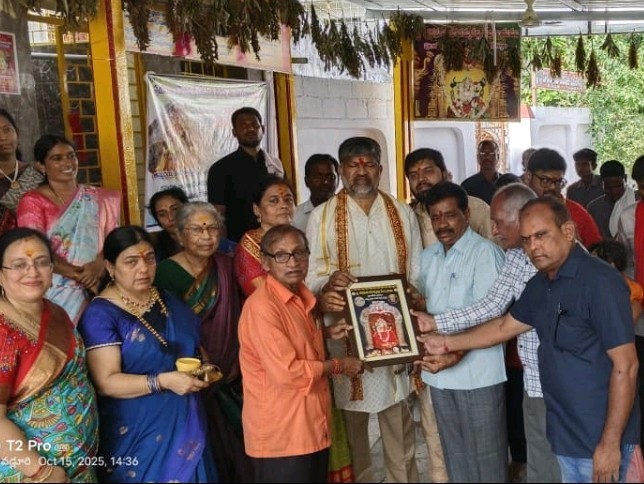 పోచమ్మ తల్లిని దర్శించుకున్న ఎమ్మెల్సీ దంపతులు