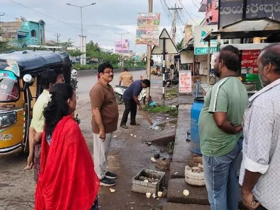 చెత్త బయట వేస్తే జరిమానా : కమిషనర్