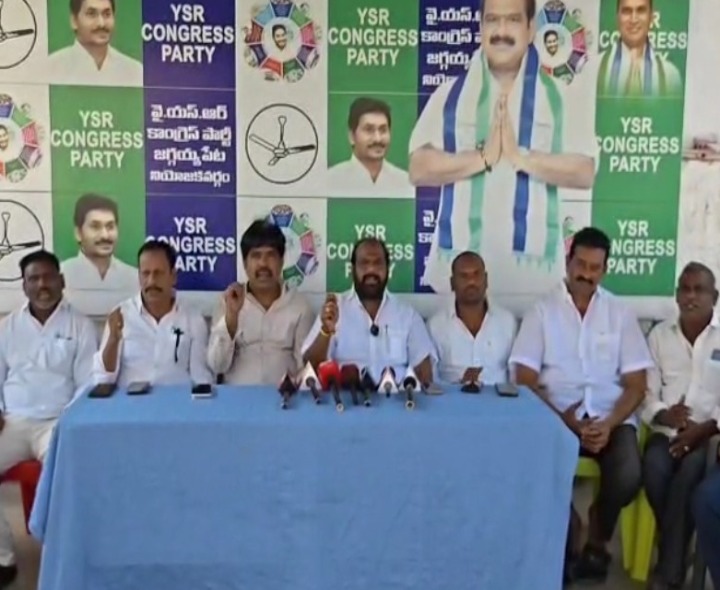 ‘నష్టపోయిన పత్తి రైతులను ఆదుకోవాలి’