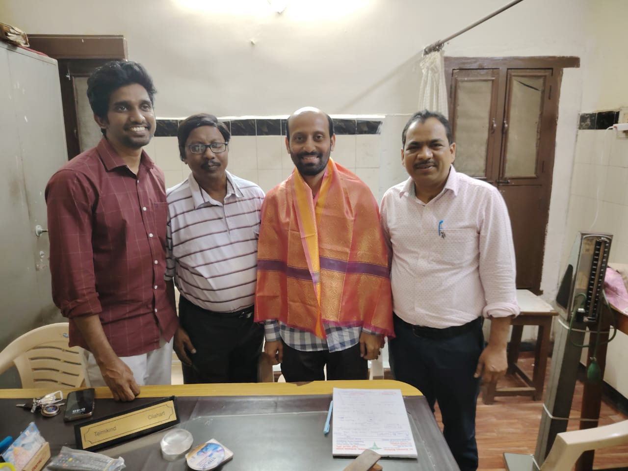డాక్టర్ రవికుమార్ కు సన్మానం