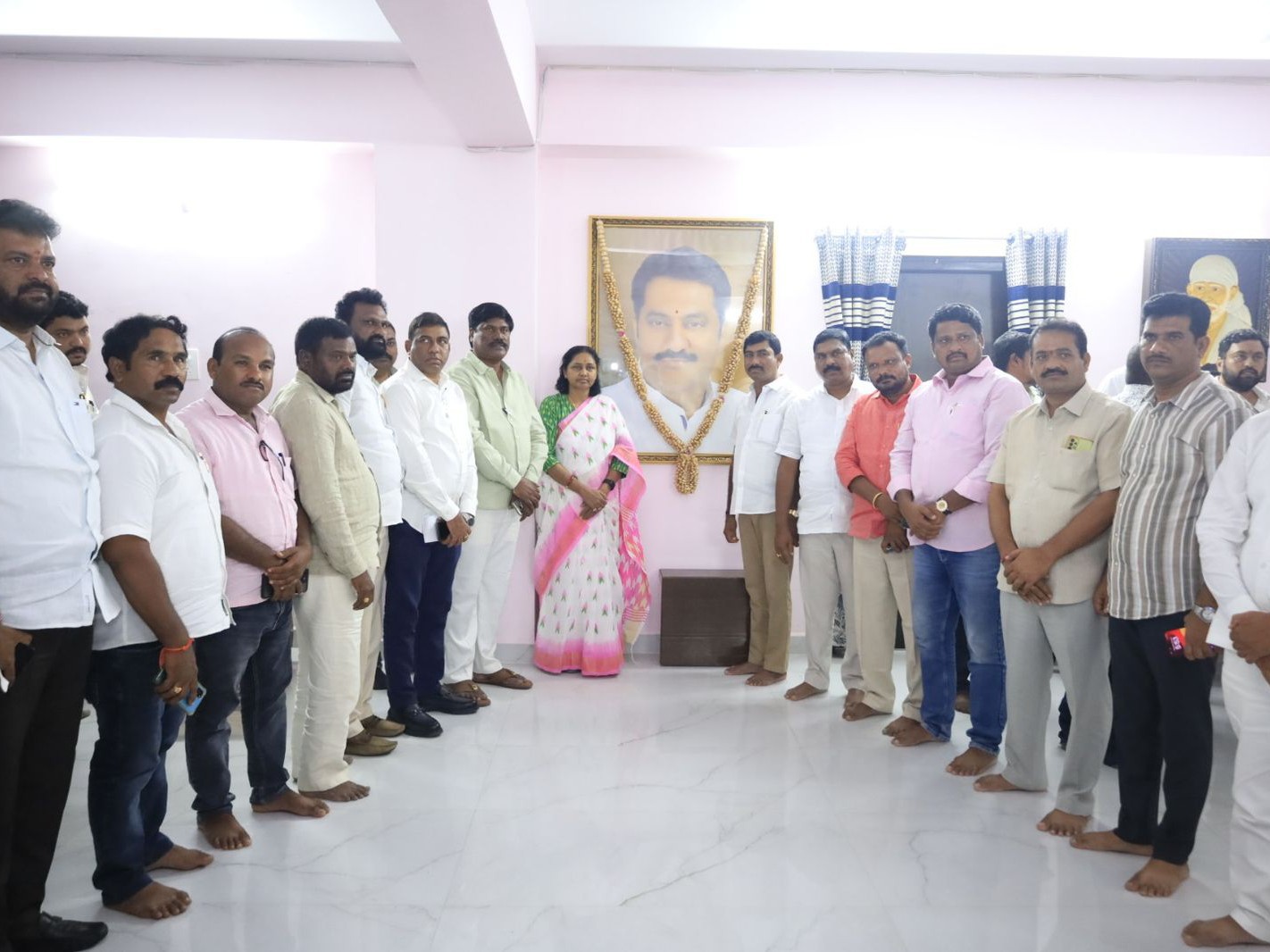మాజీ ఎమ్మెల్యే గోపినాథ్కు నివాళులర్పించిన BRS నాయకులు