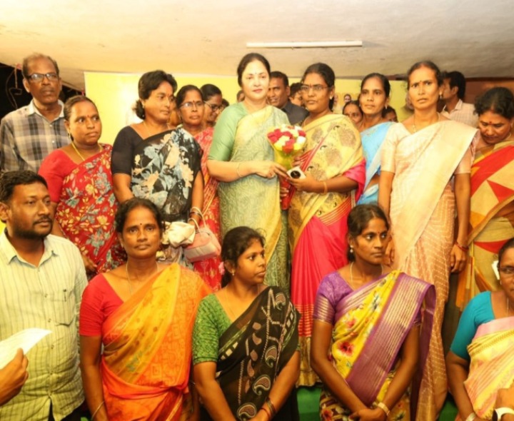 ఎమ్మెల్యే డ్వాక్రా విలేజ్ ఆర్గనైజేషన్ అసిస్టెంట్ అభినందనలు