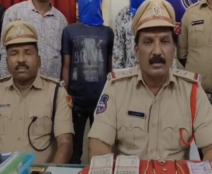 చోరీ కేసులో ఇద్దరు నిందితుల అరెస్ట్