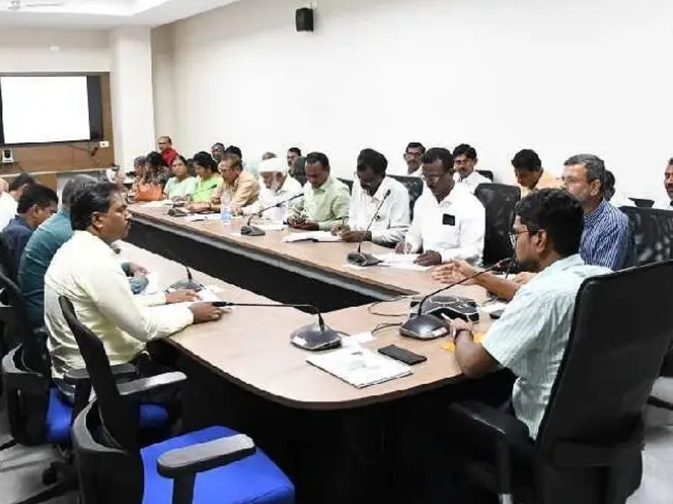 సీఎంఆర్ సమర్పించిన వారికే ధాన్యం: కలెక్టర్