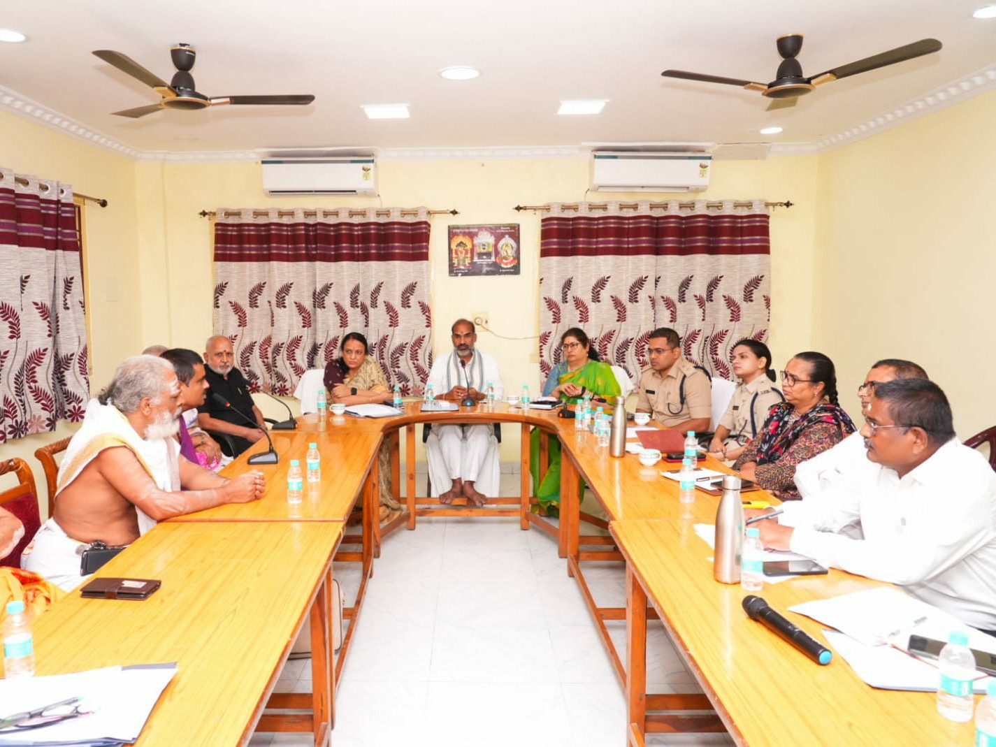 19న వేములవాడకు శృంగేరి పీఠాధిపతి