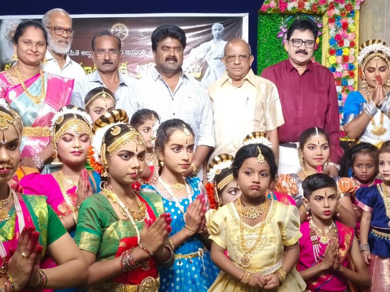 సాంప్రదాయ కళను ప్రోత్సహించాలి: ఎమ్మెల్యే