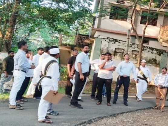 శిక్షణ అంశాలపై సమీక్షించిన కలెక్టర్