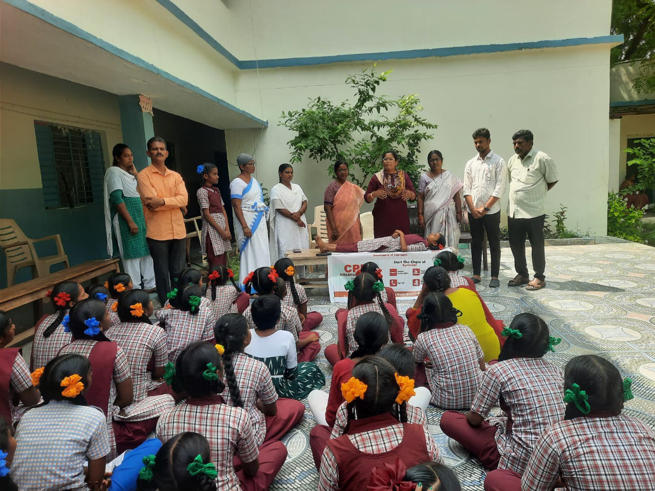 నడిగూడెంలో CPRపై విద్యార్థులకు అవగాహన