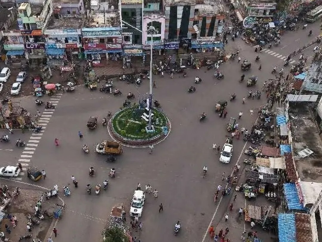 డ్రోన్ నిఘాలో పొన్నూరు..!