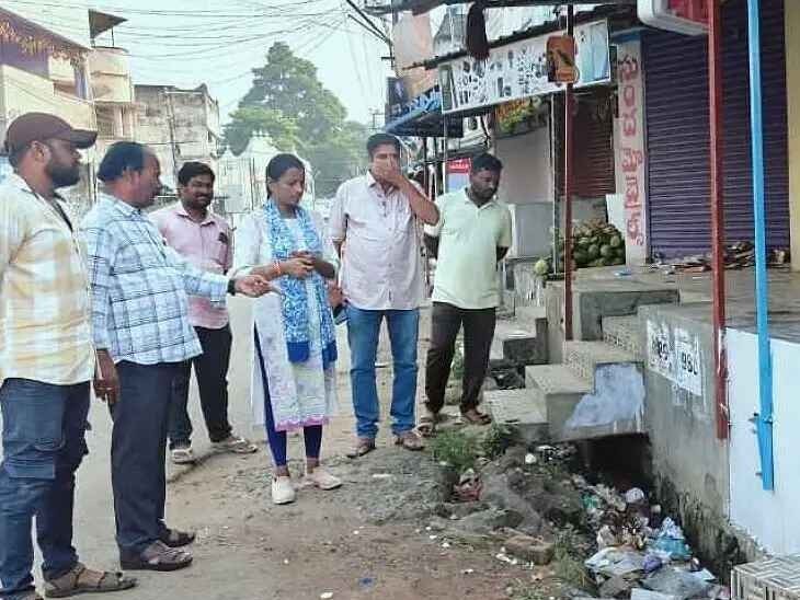 ఎప్పటికప్పుడు కాలువలు శుభ్రం చేయాలి: కమిషనర్