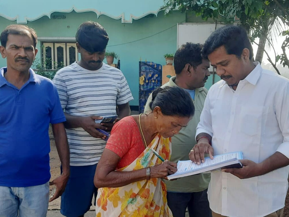 ప్రైవేటీకరణకు వ్యతిరేకంగా కోటి సంతకాల కార్యక్రమం