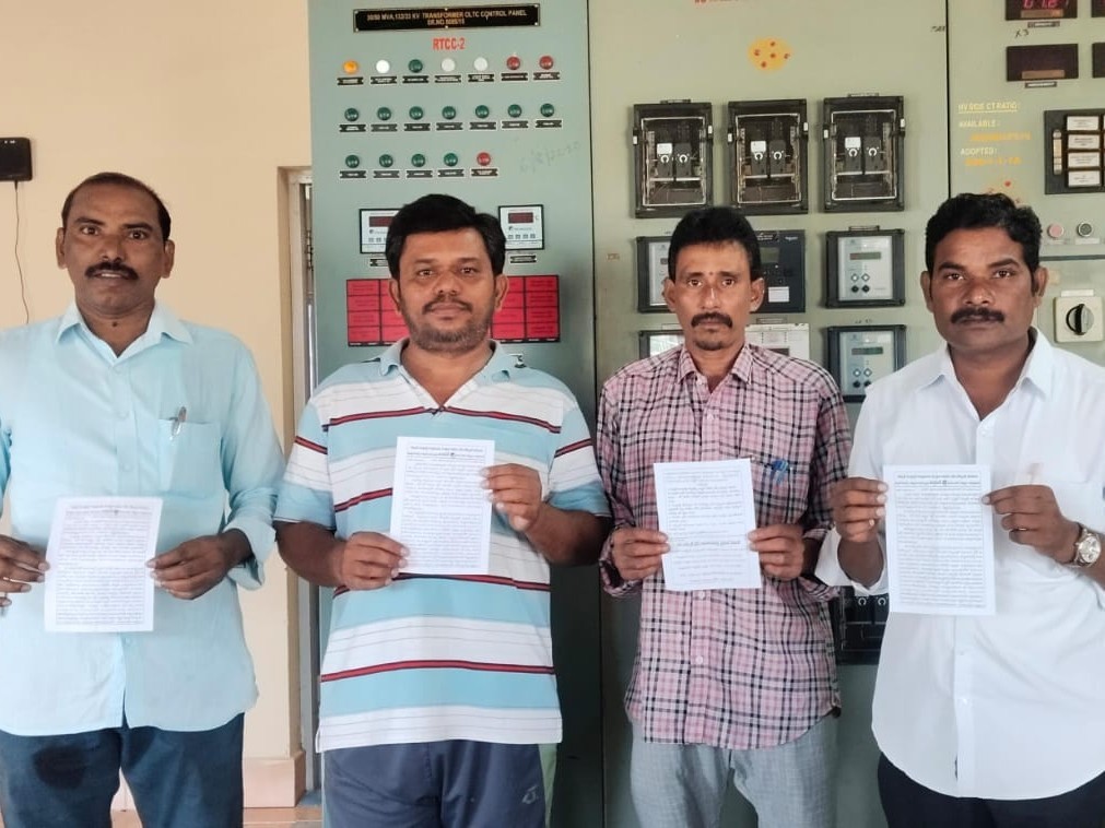 ‘విద్యుత్ కార్మికులను రెగ్యులర్ చేయాలి’