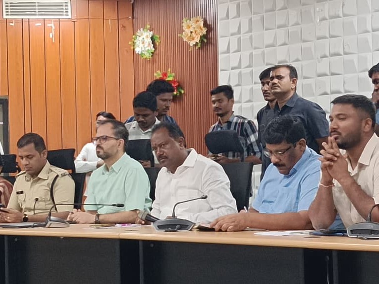 అన్ని శాఖలు సమన్వయంతో పనిచేయాలి: MLA