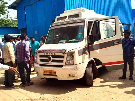 రోడ్డుప్రమాదం.. మిగిల్చిన విషాదం