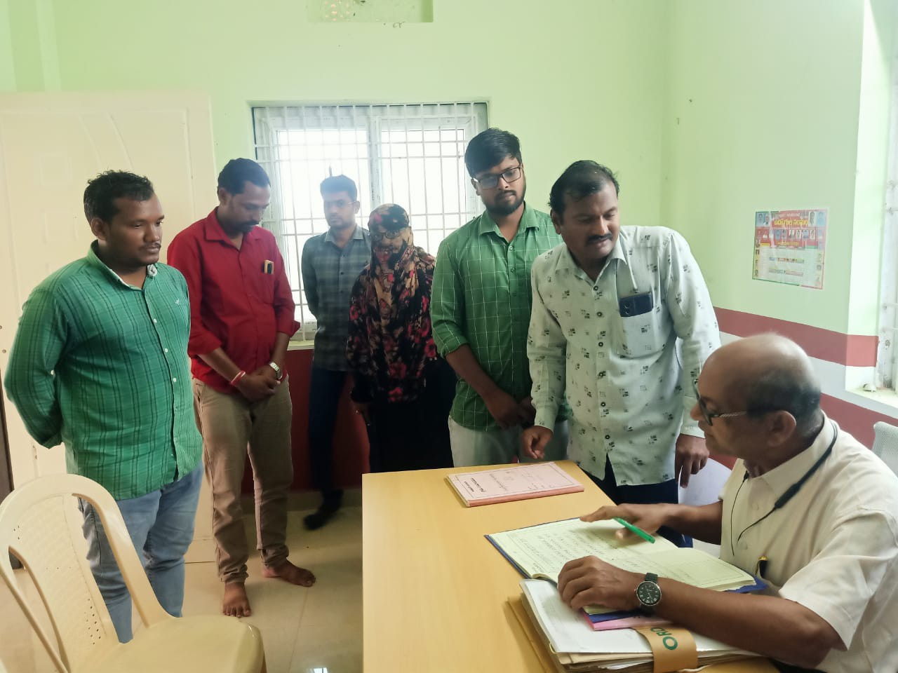 ‘స్మార్ట్ రేషన్ కార్డుల పంపిణీ వేగవంతం చేయాలి’