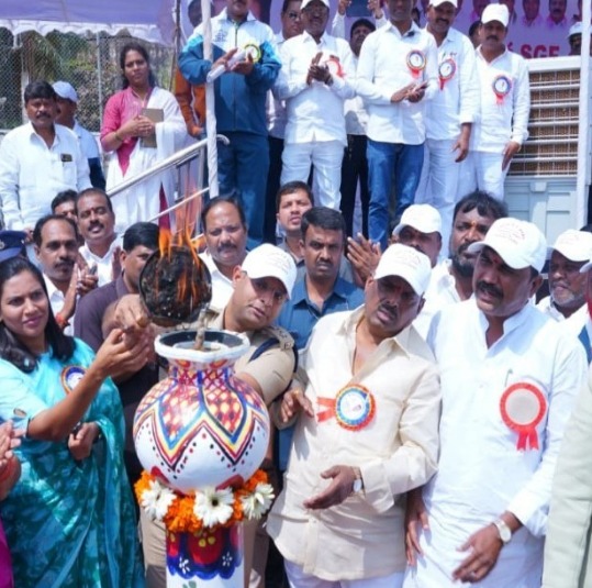 రాష్ట్రస్థాయి క్రీడలను ప్రారంభించిన కలెక్టర్