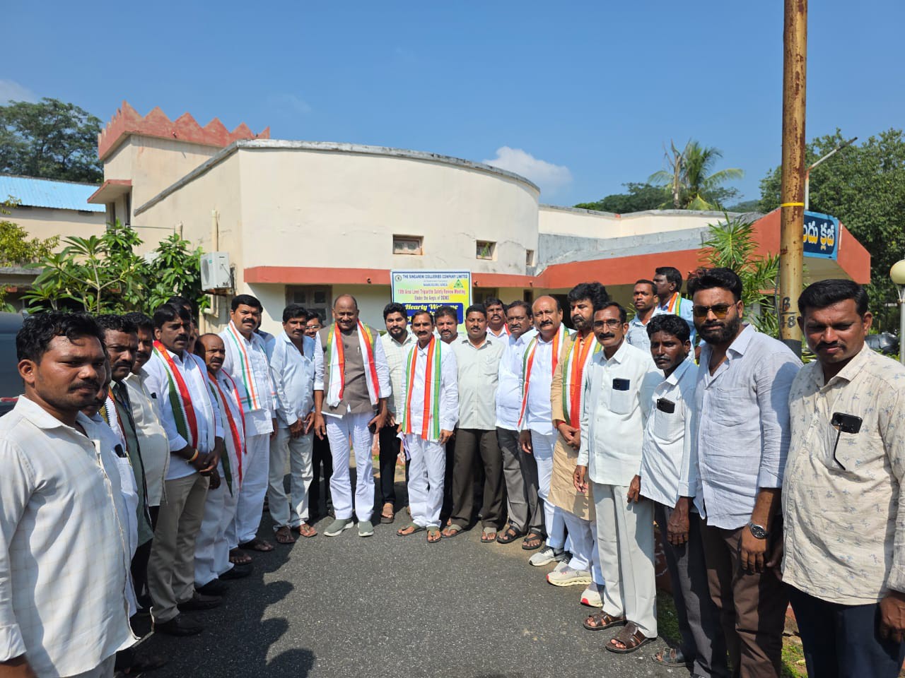ఏఐసీసీ పరిశీలకుడు జాన్ అబ్రహంకు ఘన స్వాగతం